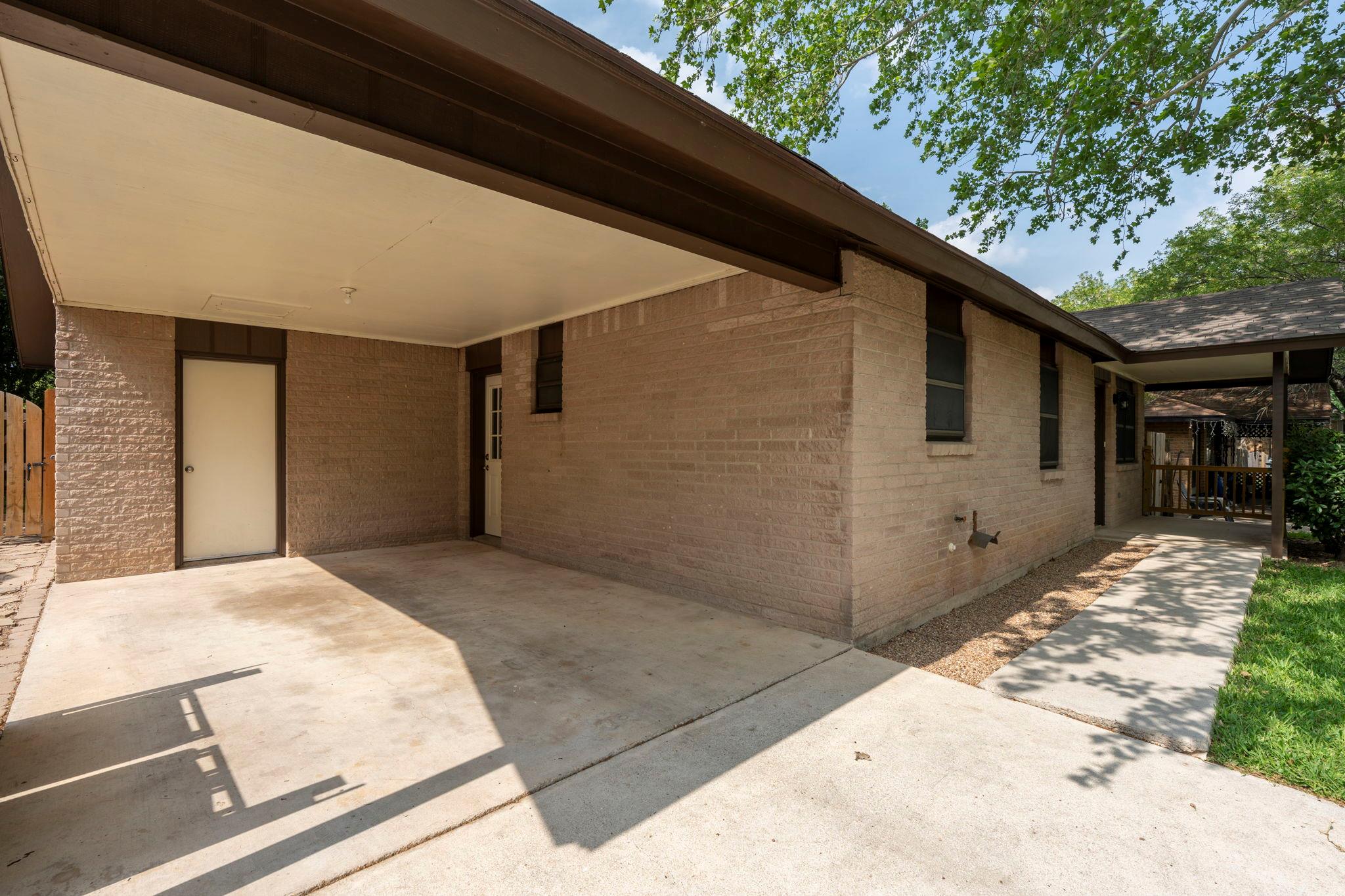 903 Mimosa Drive Lockhart TX 78644