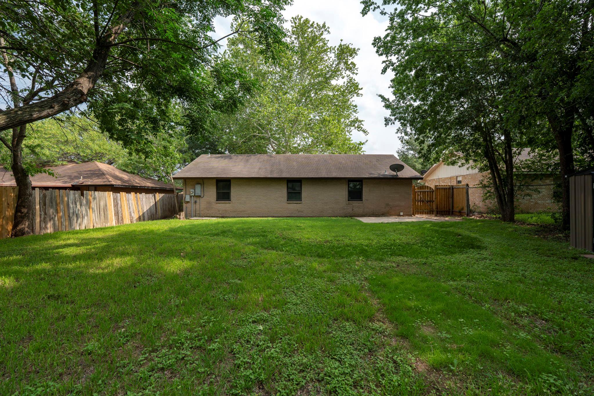 903 Mimosa Drive Lockhart TX 78644