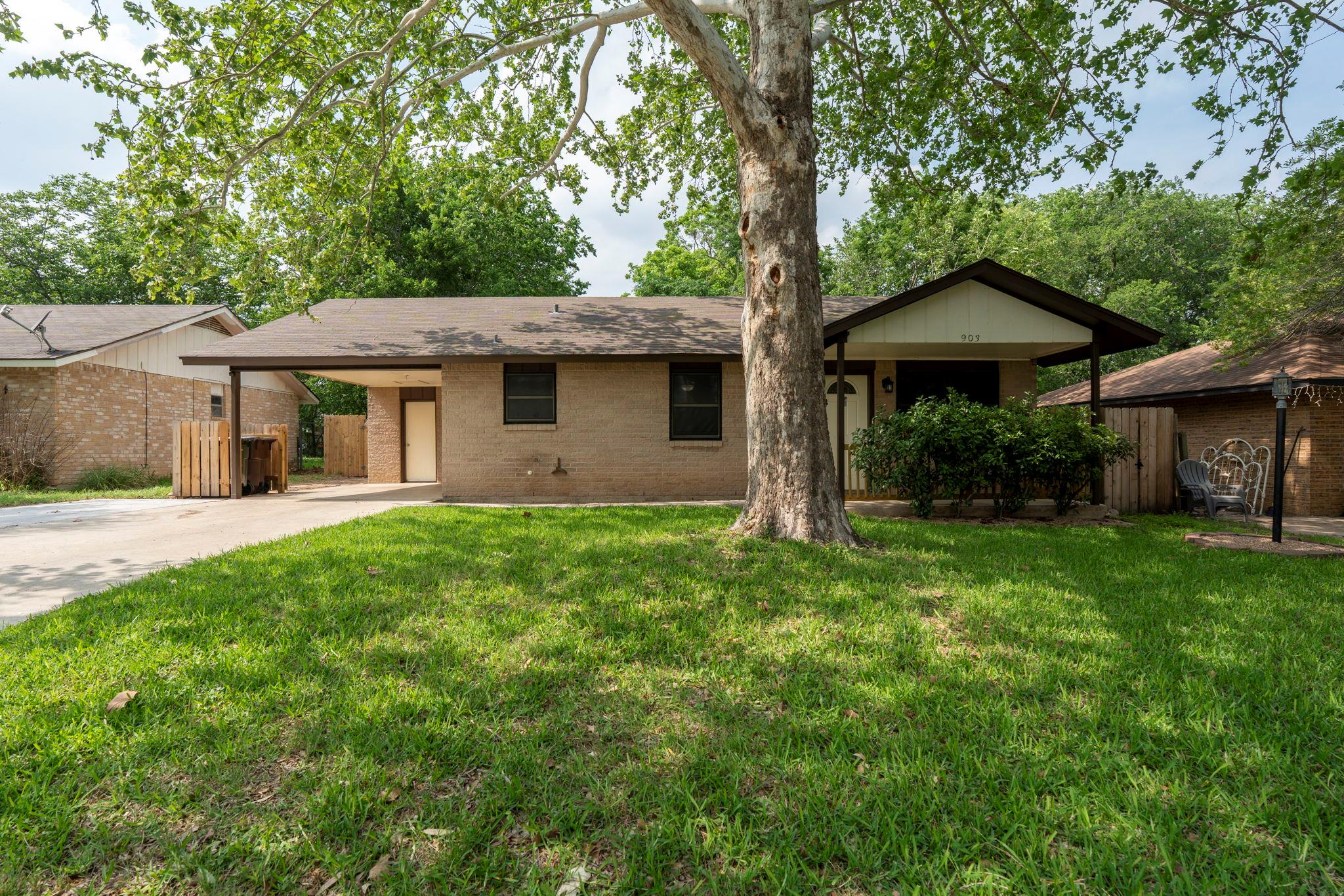 903 Mimosa Drive Lockhart TX 78644