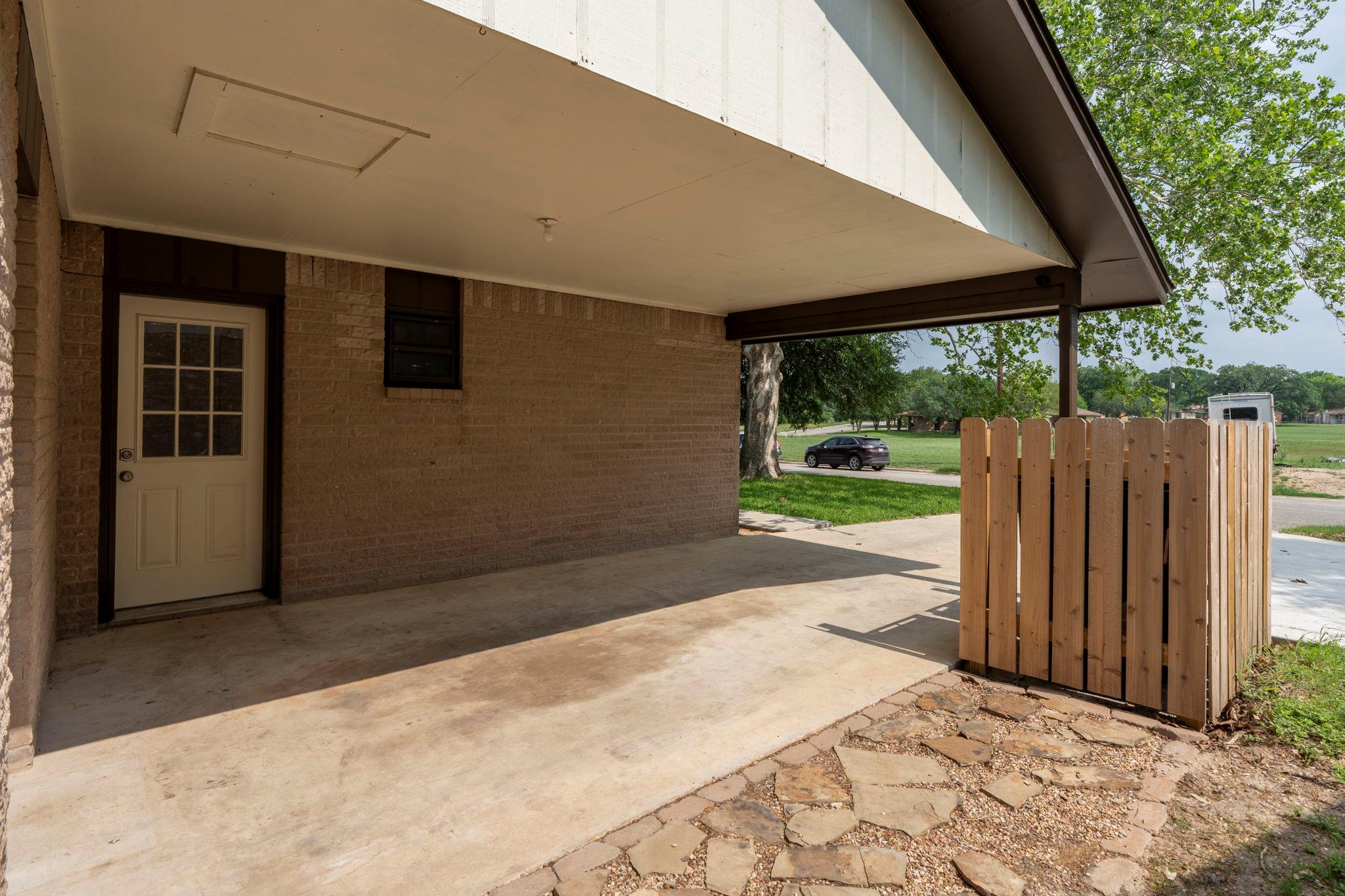 903 Mimosa Drive Lockhart TX 78644