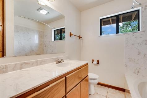 199 Middleton Road Spicewood TX 78669