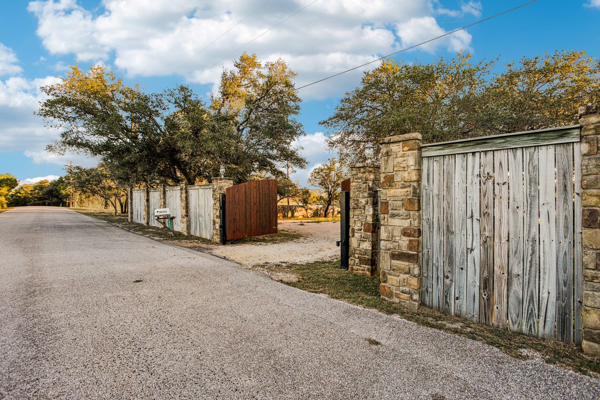 24333 Pedernales Cliff Trail Spicewood TX 78669