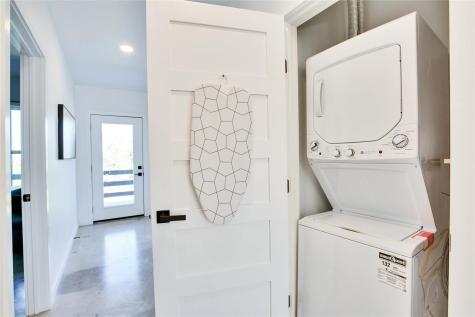 221 Hilltop Drive Dripping Springs TX 78620