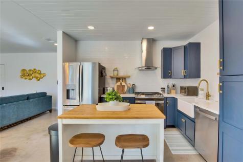 221 Hilltop Drive Dripping Springs TX 78620