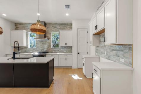 300 Bedford Drive Spicewood TX 78669