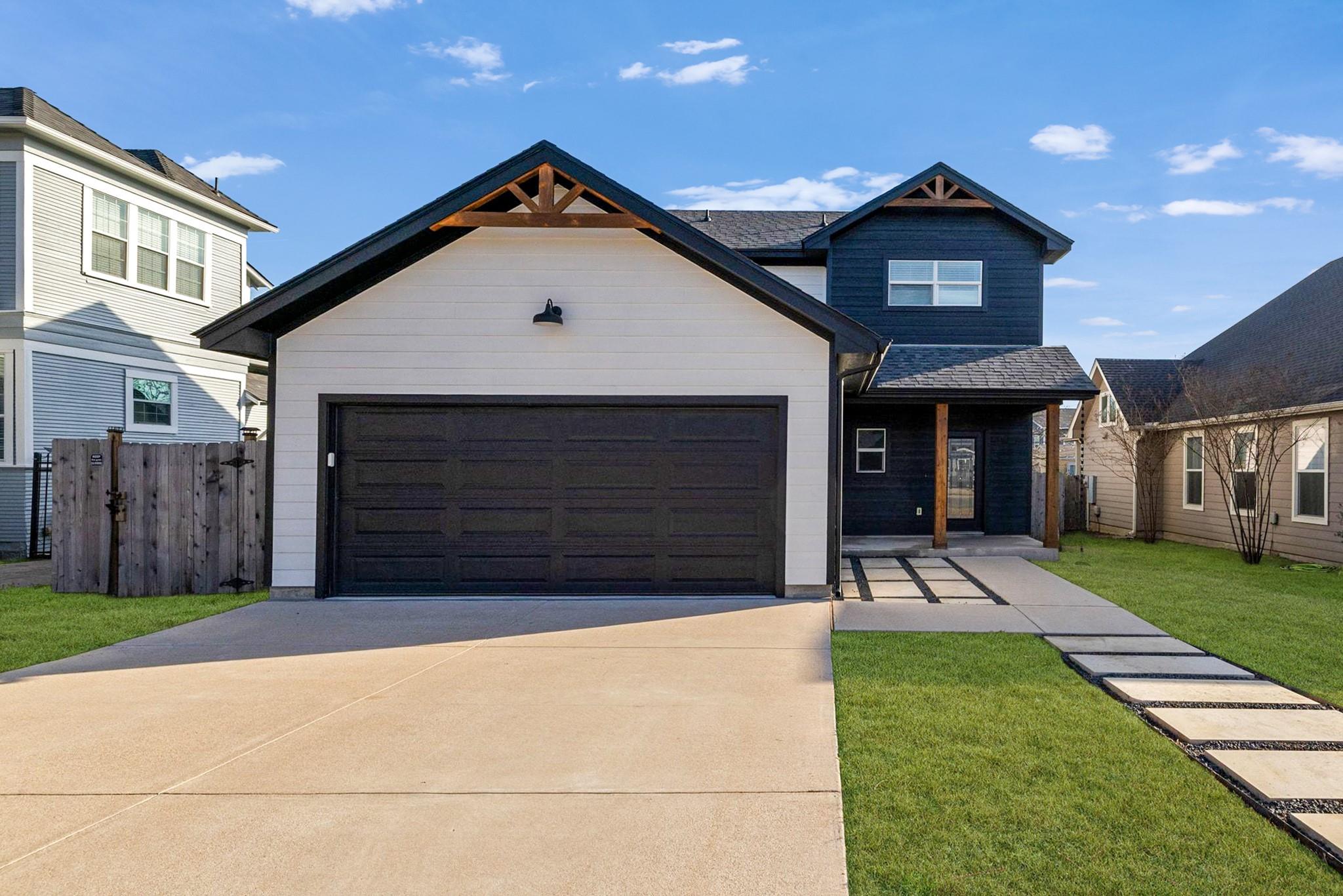609A W 7th Street Taylor TX 76574