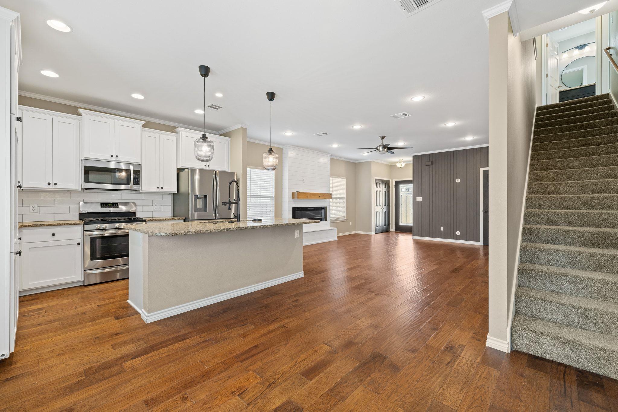 609A W 7th Street Taylor TX 76574