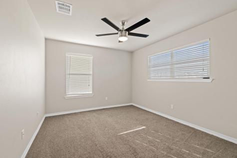 609A W 7th Street Taylor TX 76574