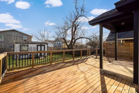 609A W 7th Street Taylor TX 76574