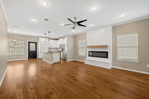 609A W 7th Street Taylor TX 76574