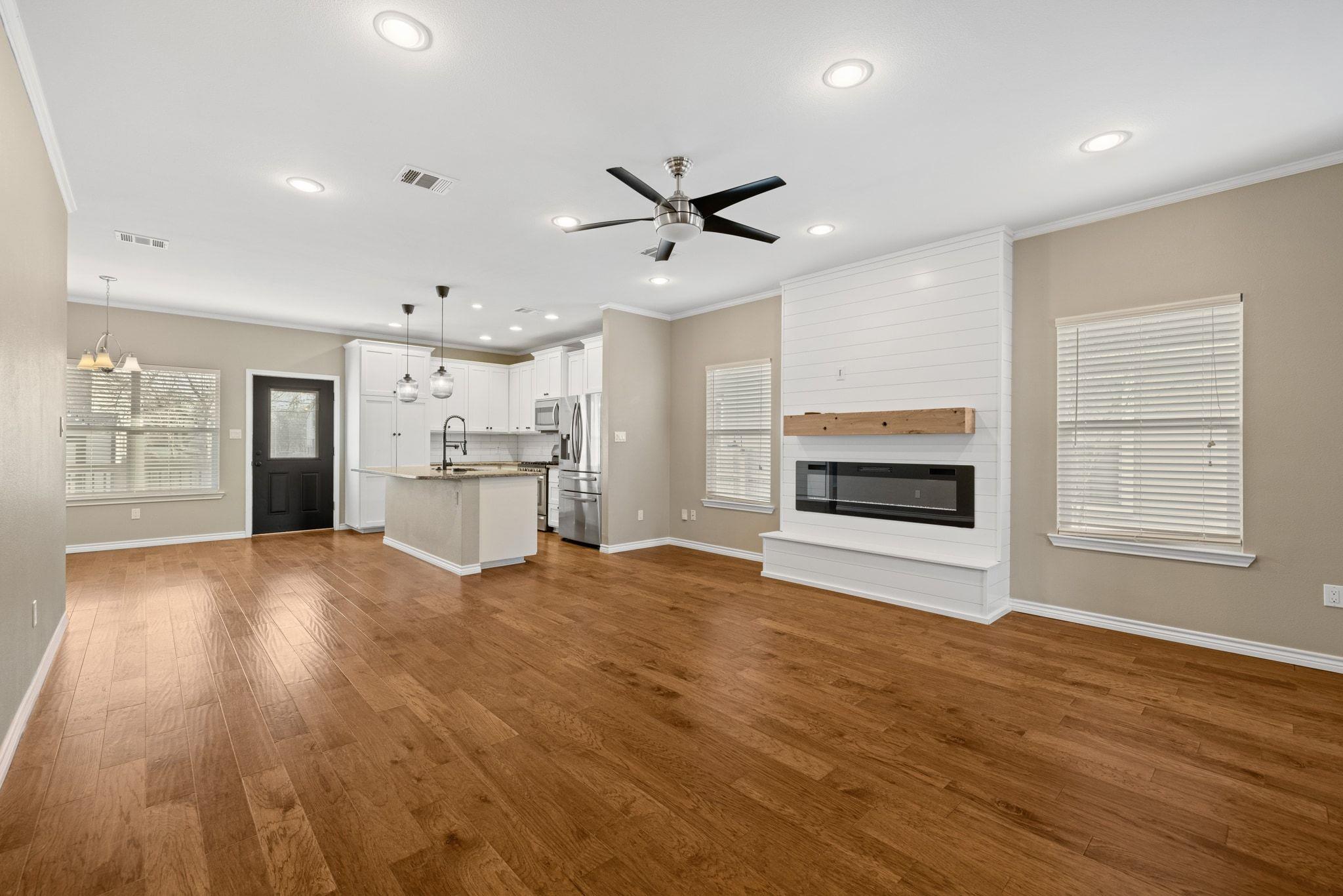 609A W 7th Street Taylor TX 76574