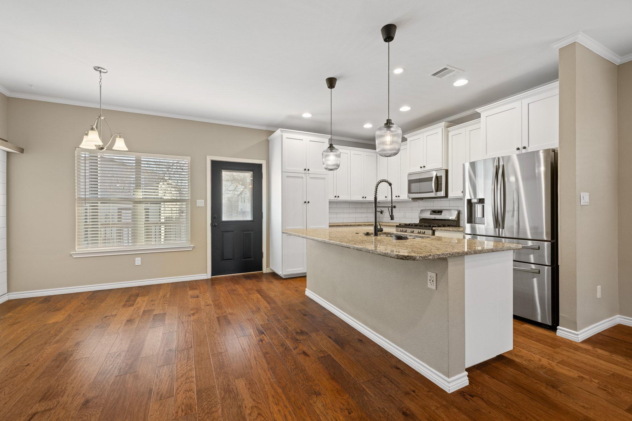 609A W 7th Street Taylor TX 76574