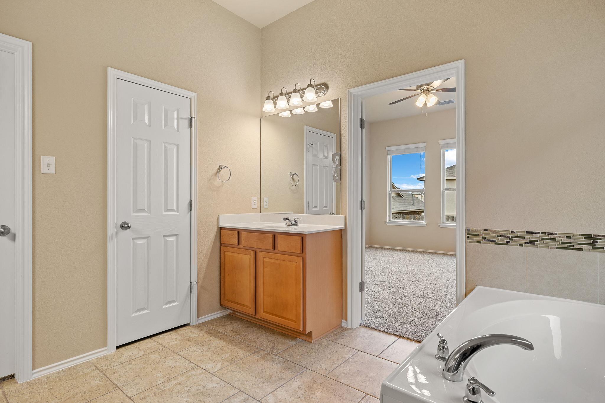 536 Peregrine Way Leander TX 78641