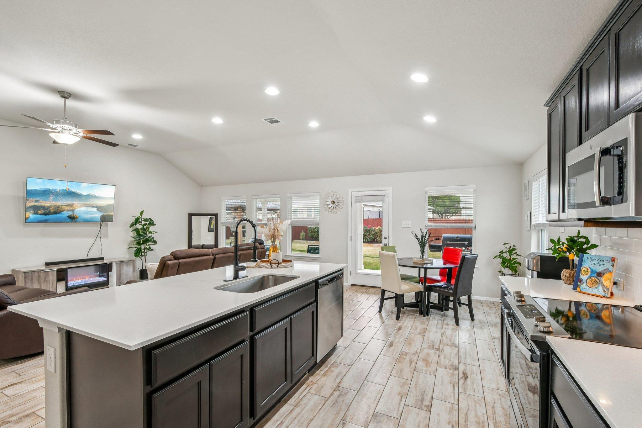 1909 Omaha Drive Lago Vista TX 78645