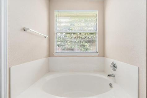 103 Wren Cove Hutto TX 78634