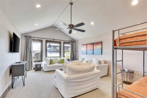 2217 Seabiscuit Cove Spicewood TX 78669