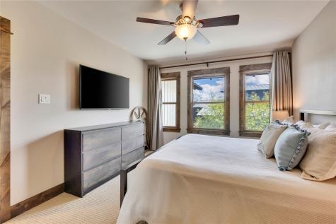 2217 Seabiscuit Cove Spicewood TX 78669