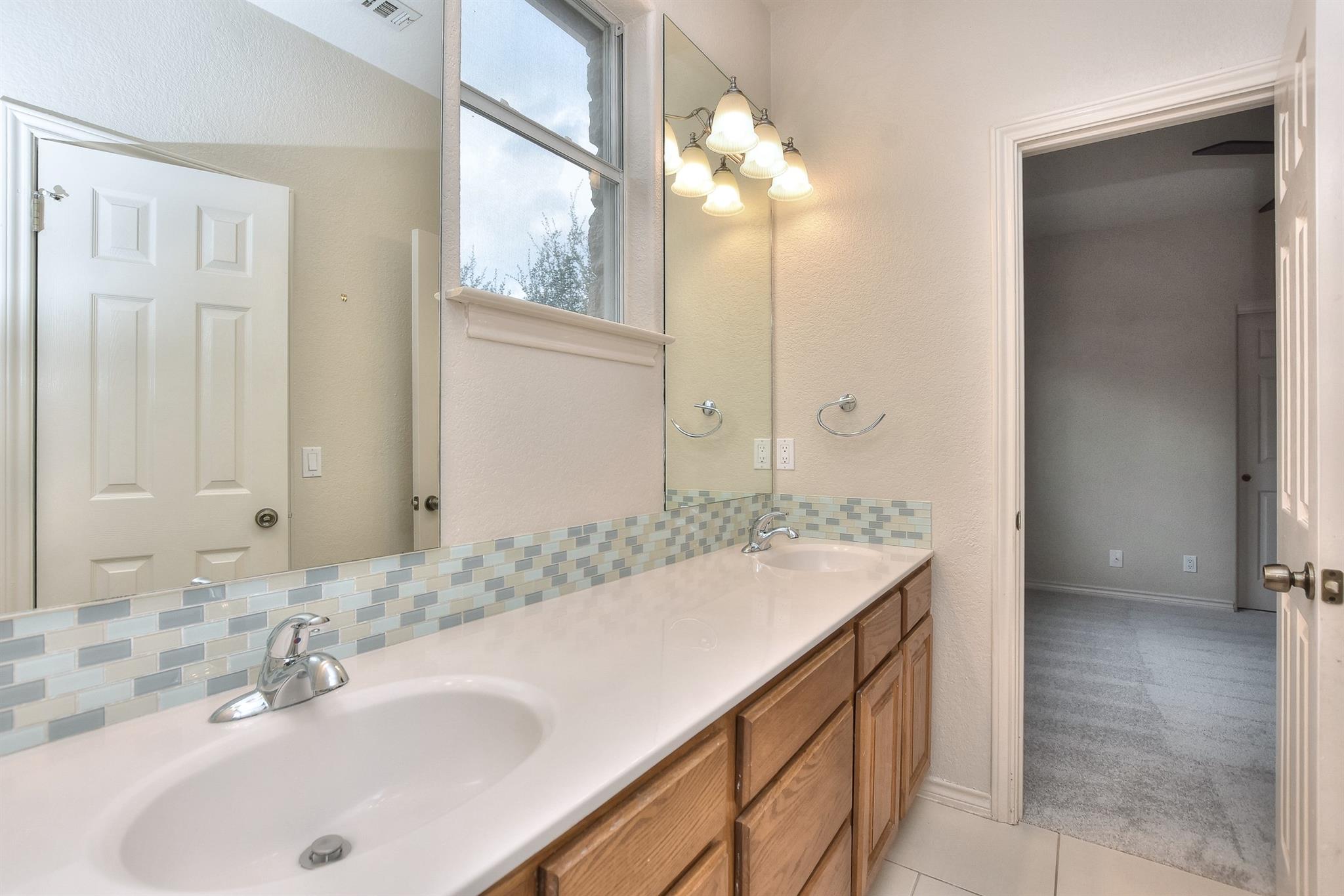 9807 Nepal Cove Austin TX 78717