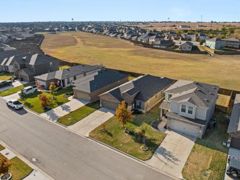 308 Bedford Falls Lane Jarrell TX 76537