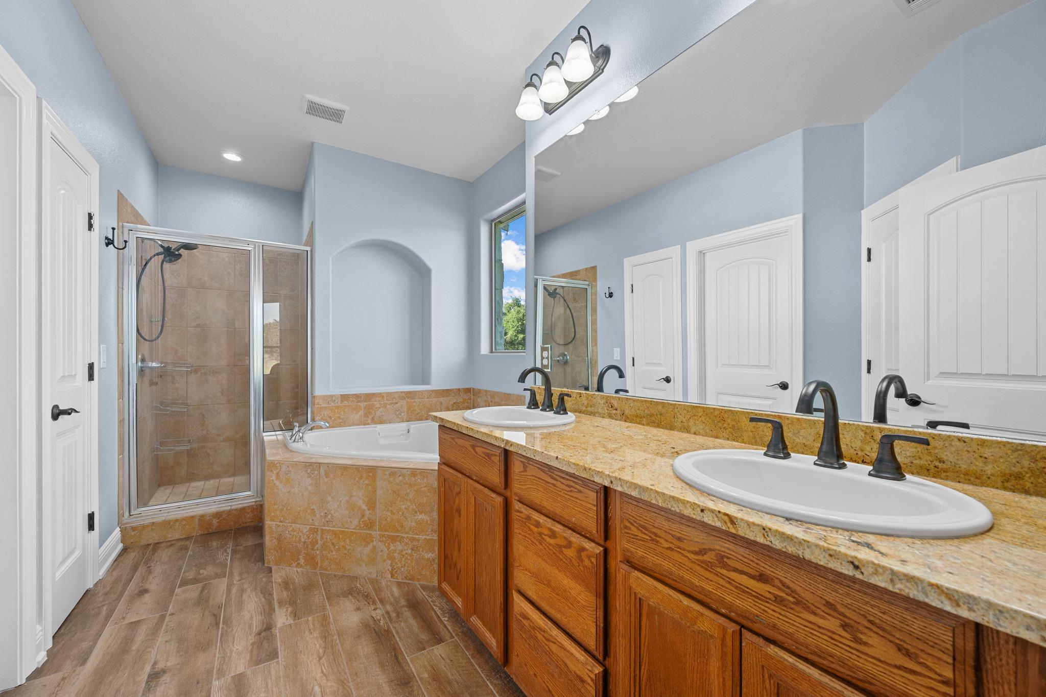 140 N Encino Crossing Liberty Hill TX 78642