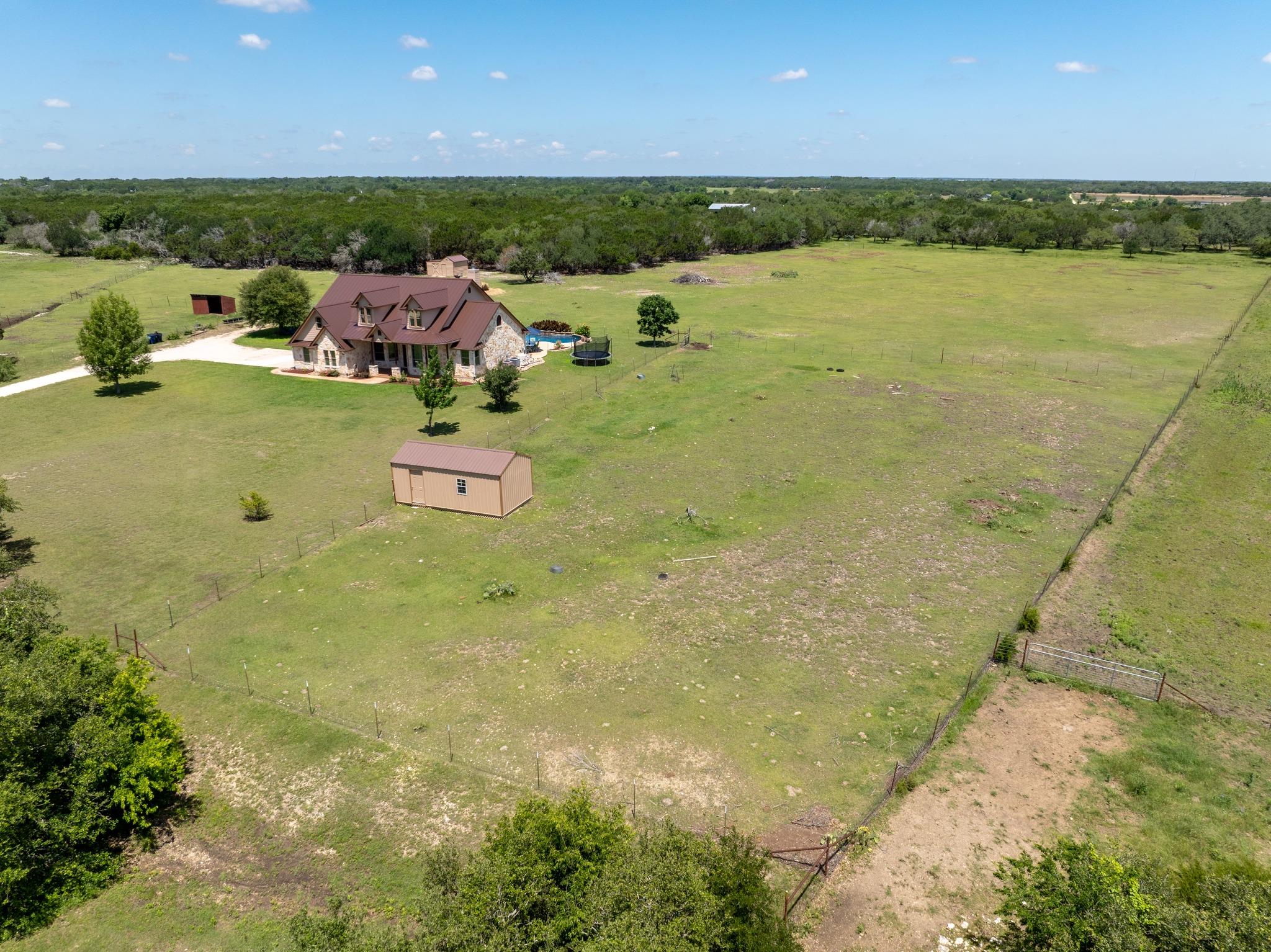 140 N Encino Crossing Liberty Hill TX 78642