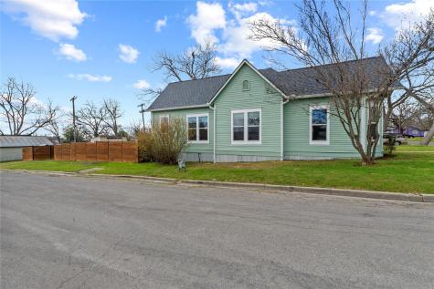 1120 Vance Street Taylor TX 76574