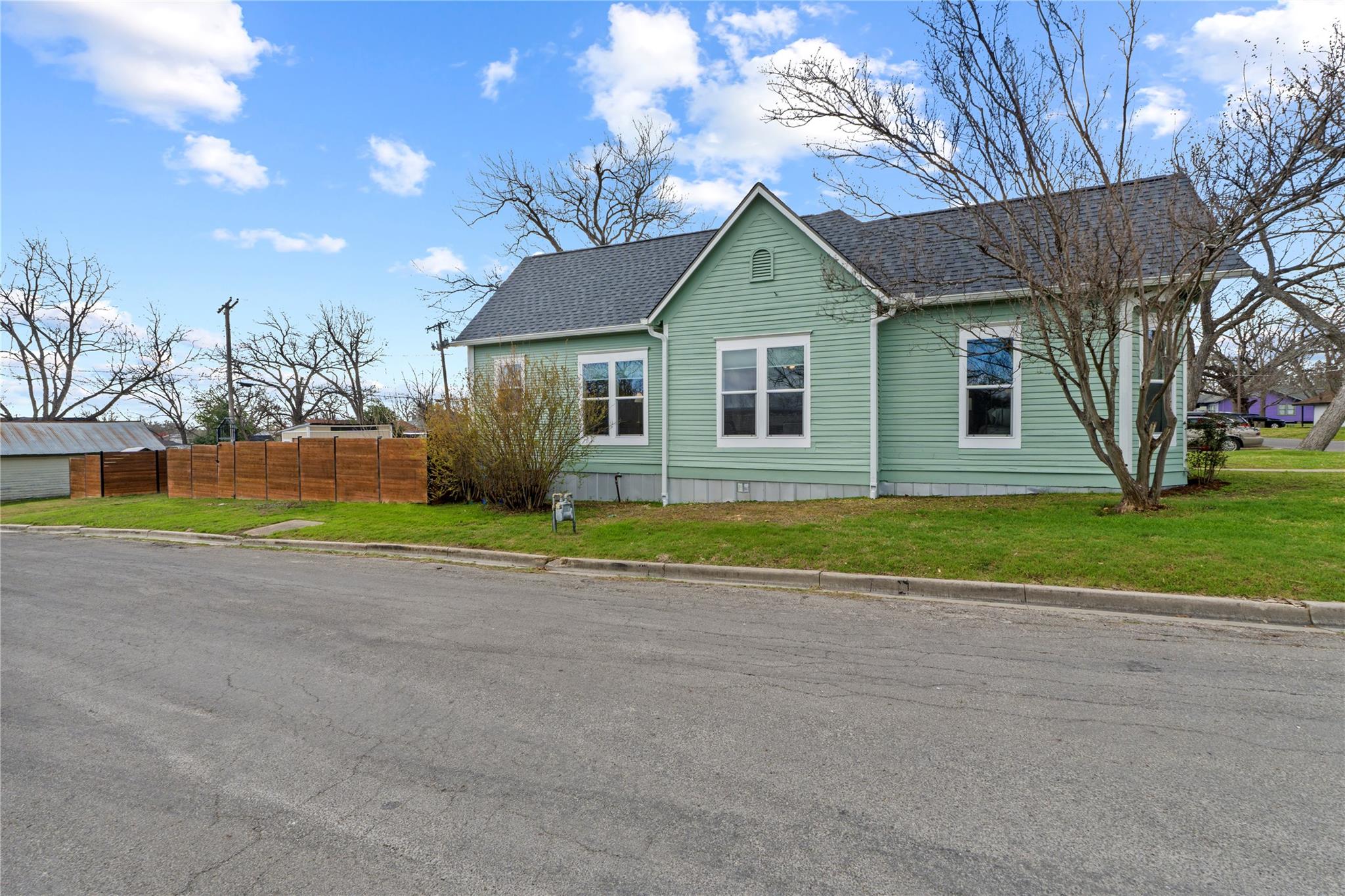 1120 Vance Street Taylor TX 76574