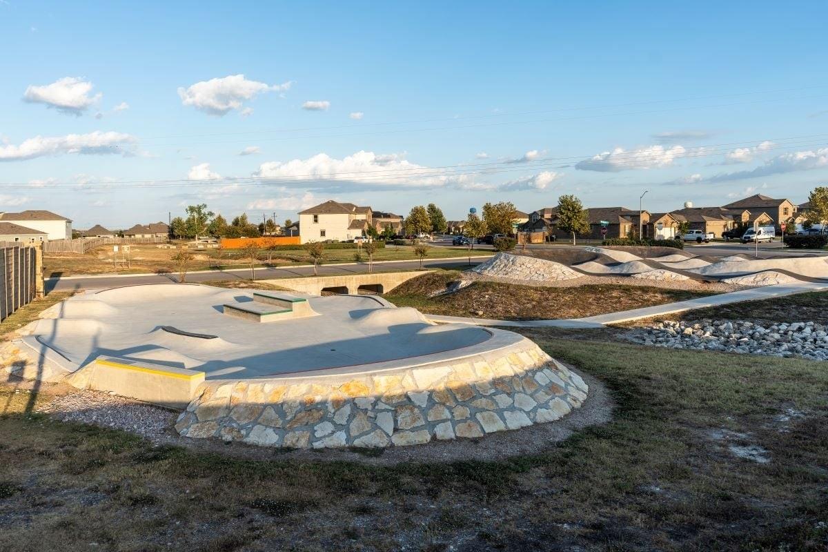 145 Hatari Trail Jarrell TX 76537