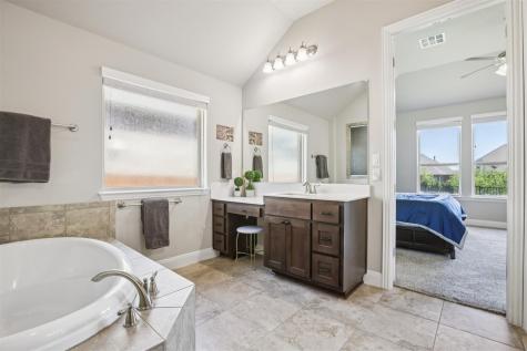 204 Miracle Rose Way Liberty Hill TX 78642