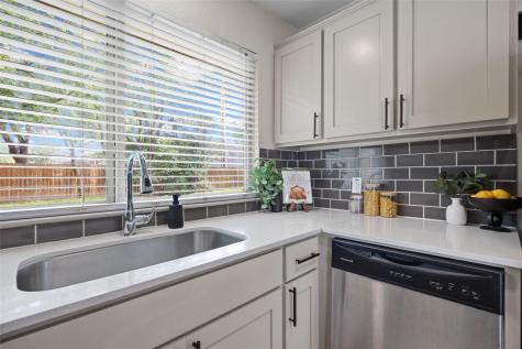 704 Buckingham Place Austin TX 78745