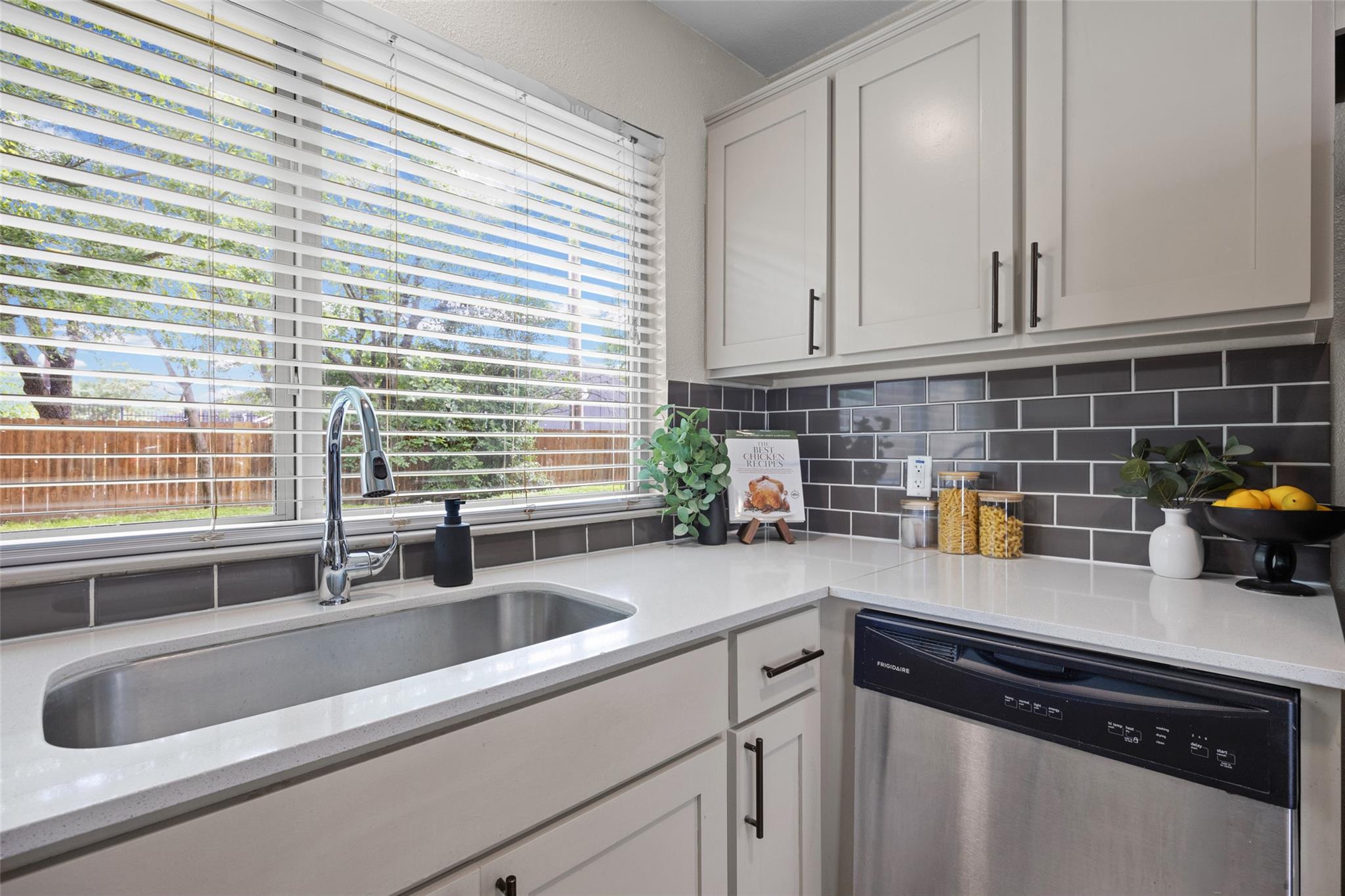 704 Buckingham Place Austin TX 78745