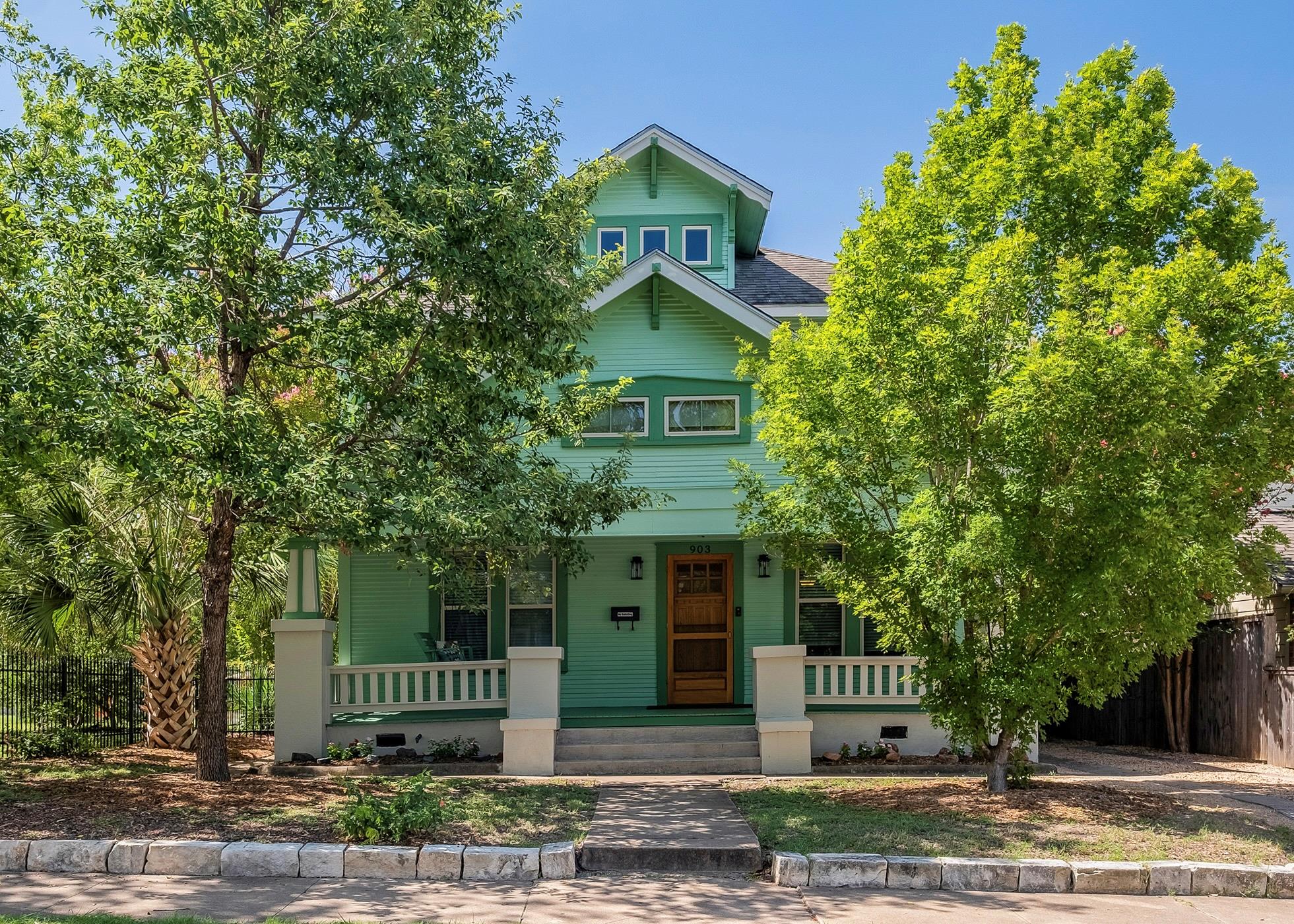903 E 14th Street Austin TX 78702
