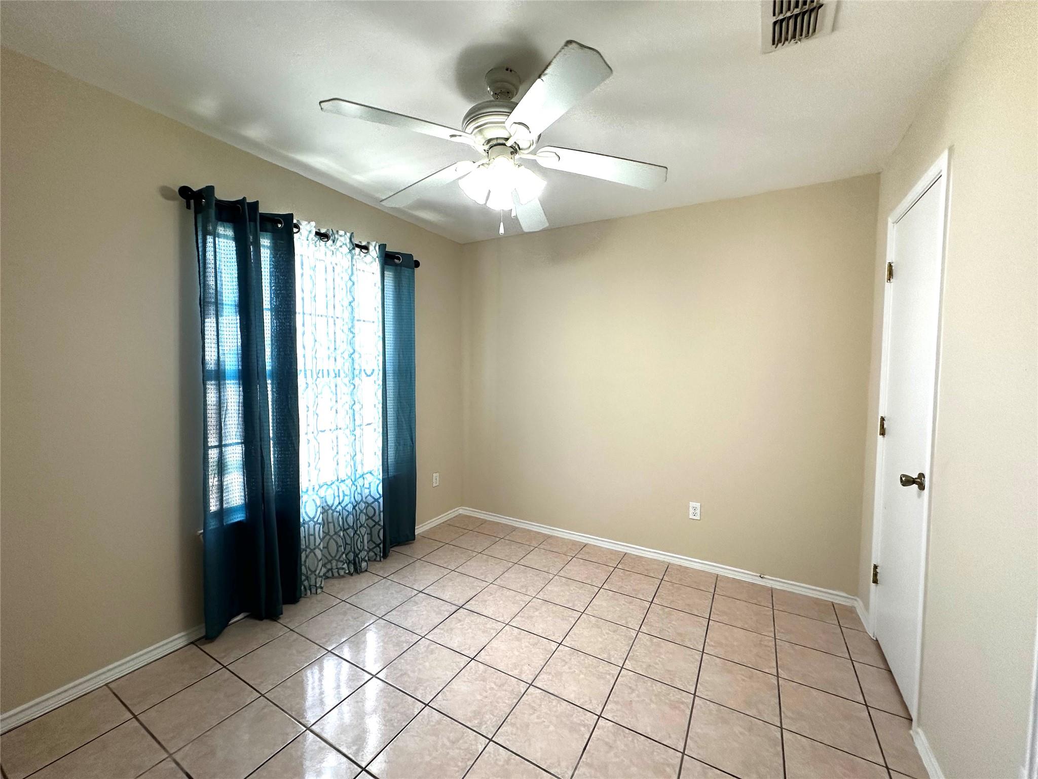 1041 Pasto Drive Los Fresnos TX 78566