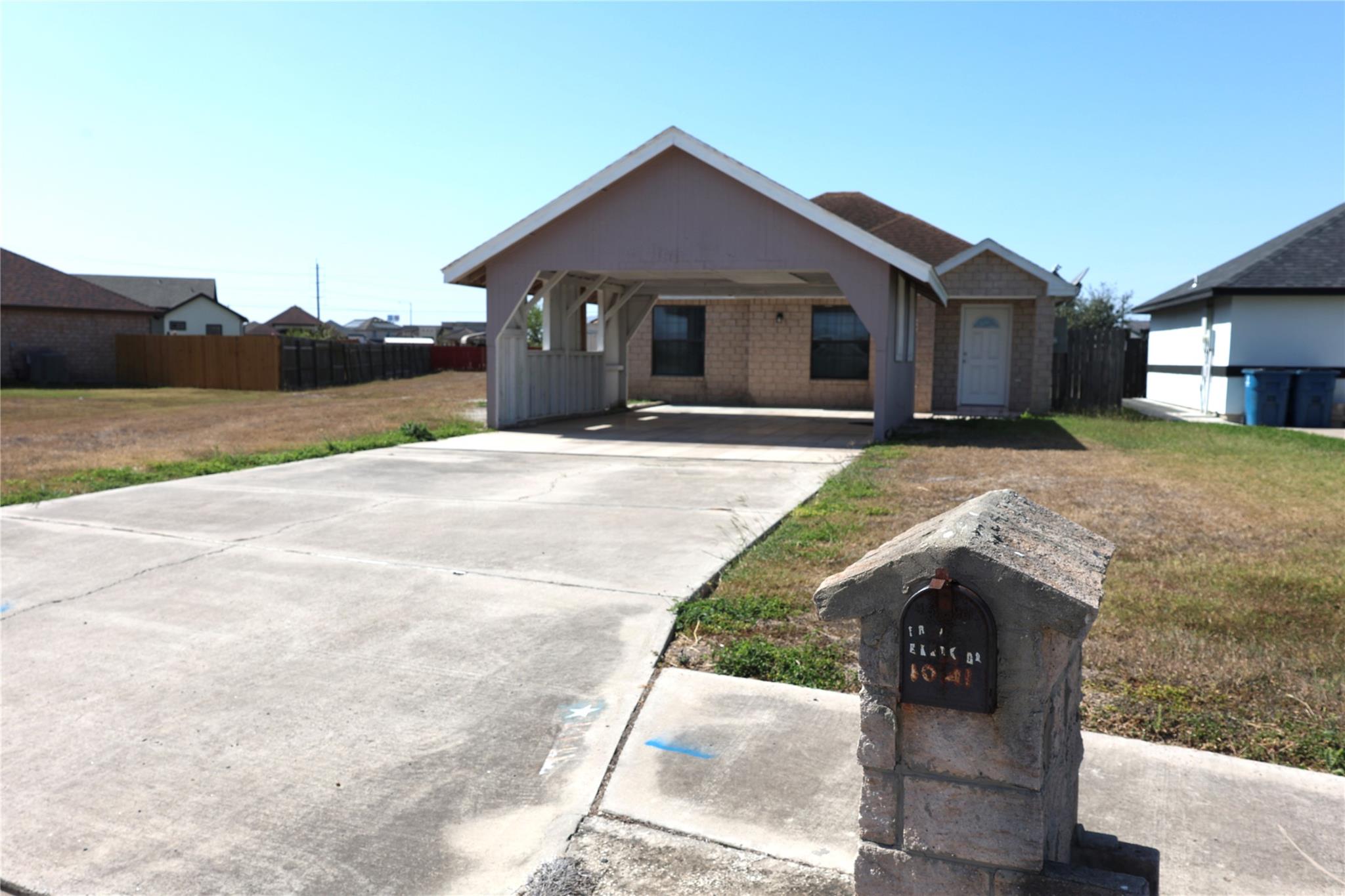1041 Pasto Drive Los Fresnos TX 78566