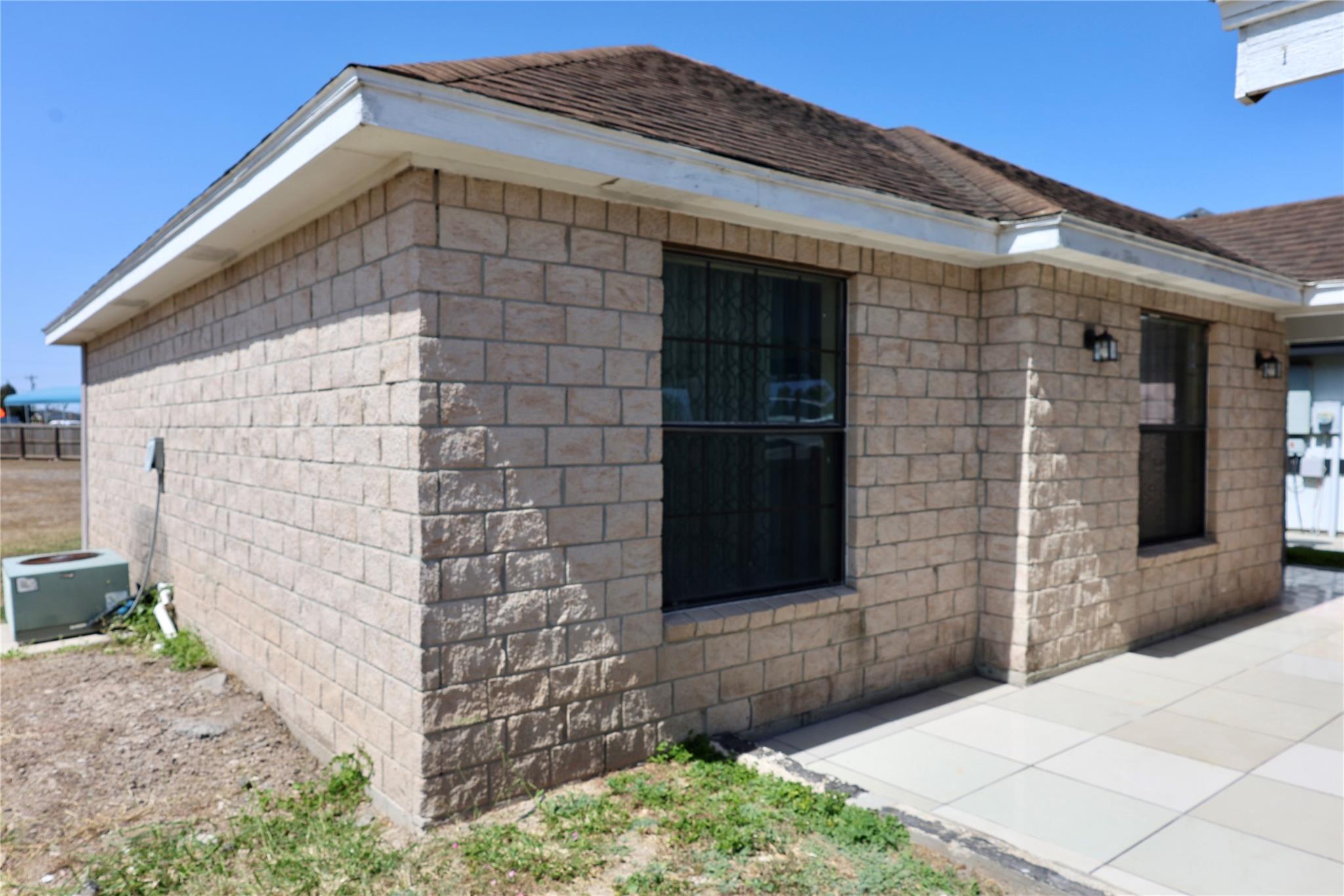1041 Pasto Drive Los Fresnos TX 78566
