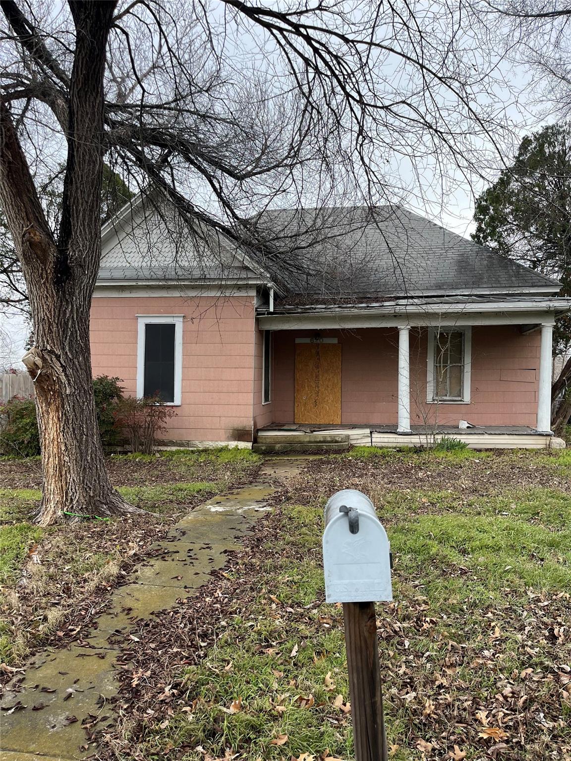 620 Washburn Street Taylor TX 76574