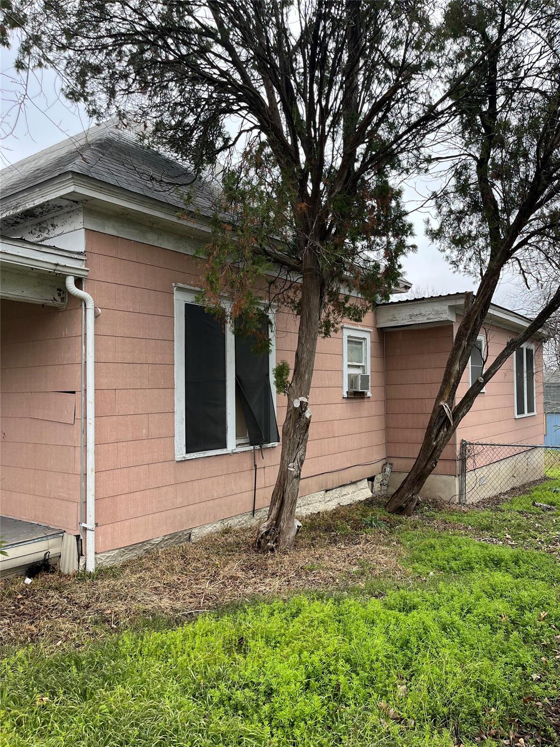 620 Washburn Street Taylor TX 76574