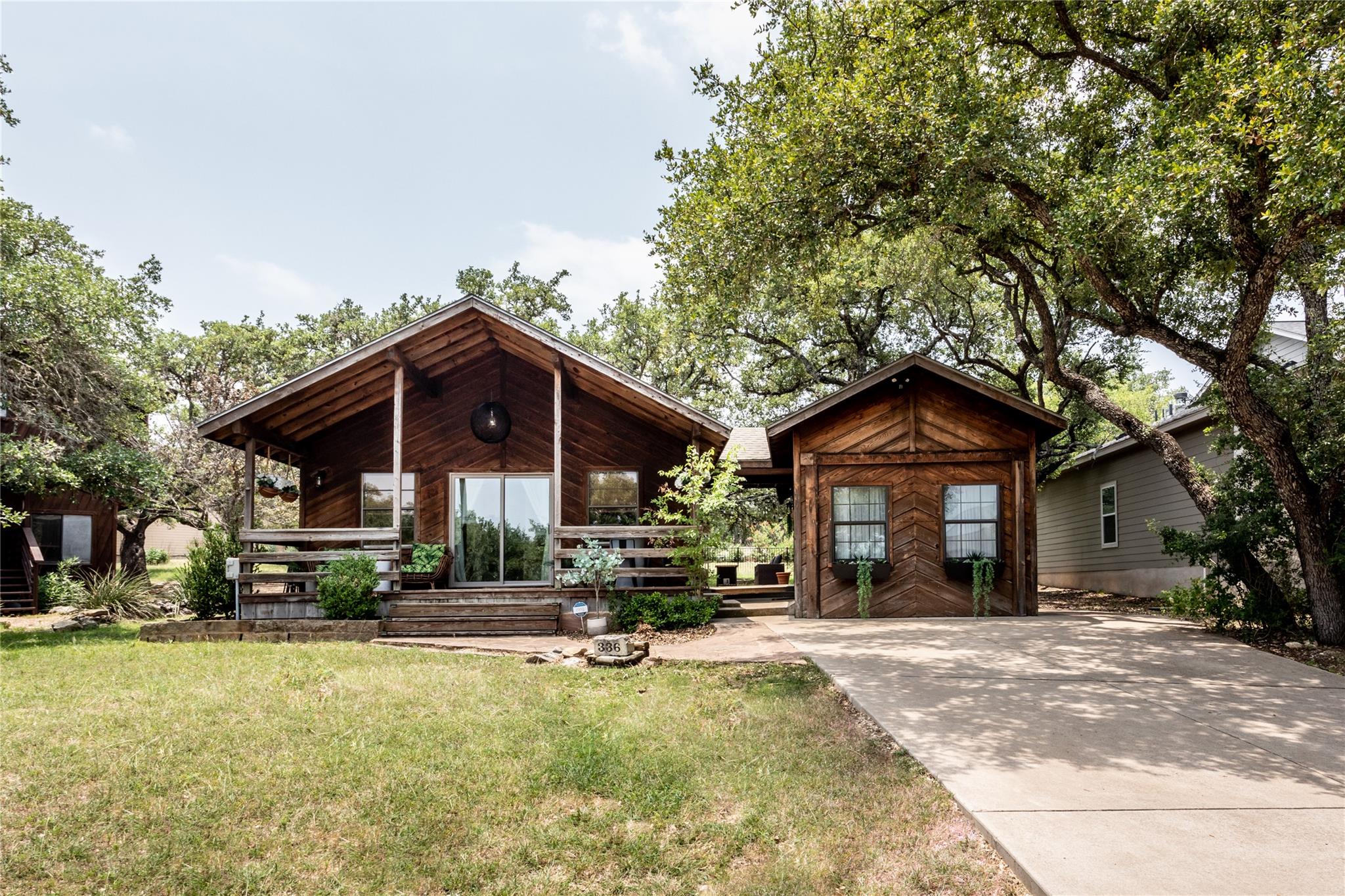 336 Coventry Road Spicewood TX 78669