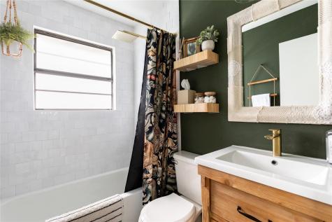 336 Coventry Road Spicewood TX 78669