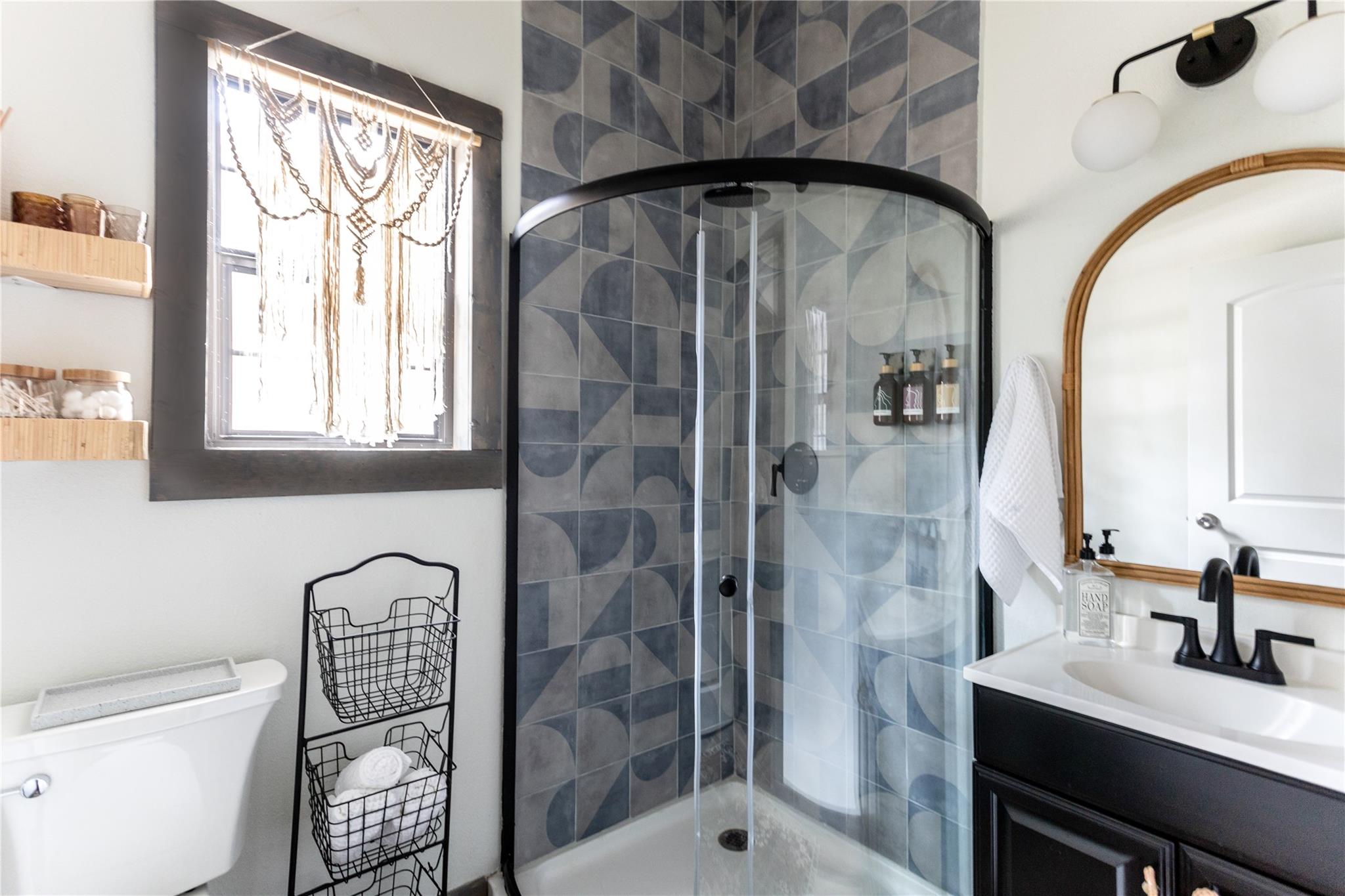 336 Coventry Road Spicewood TX 78669
