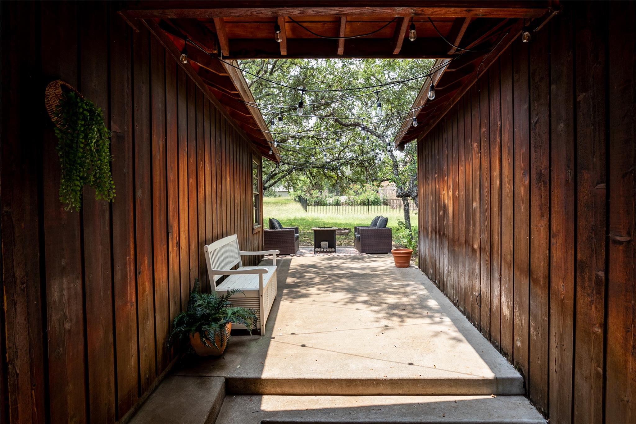 336 Coventry Road Spicewood TX 78669