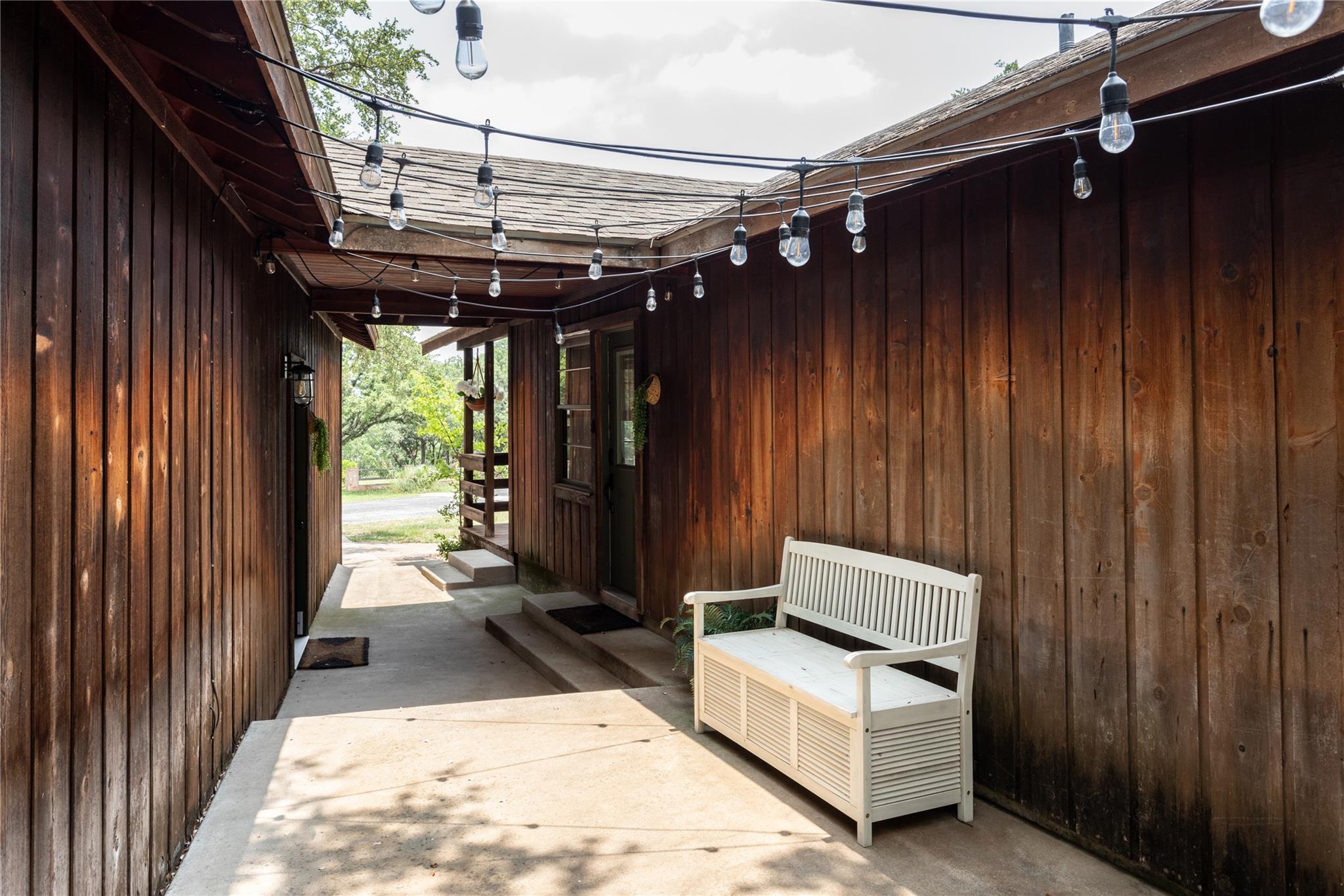 336 Coventry Road Spicewood TX 78669
