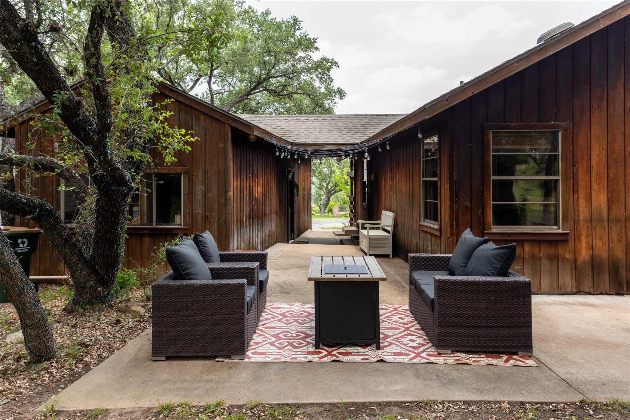 336 Coventry Road Spicewood TX 78669