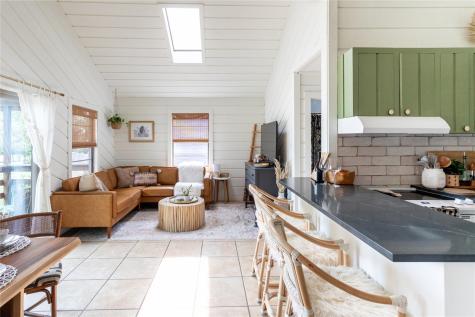 336 Coventry Road Spicewood TX 78669