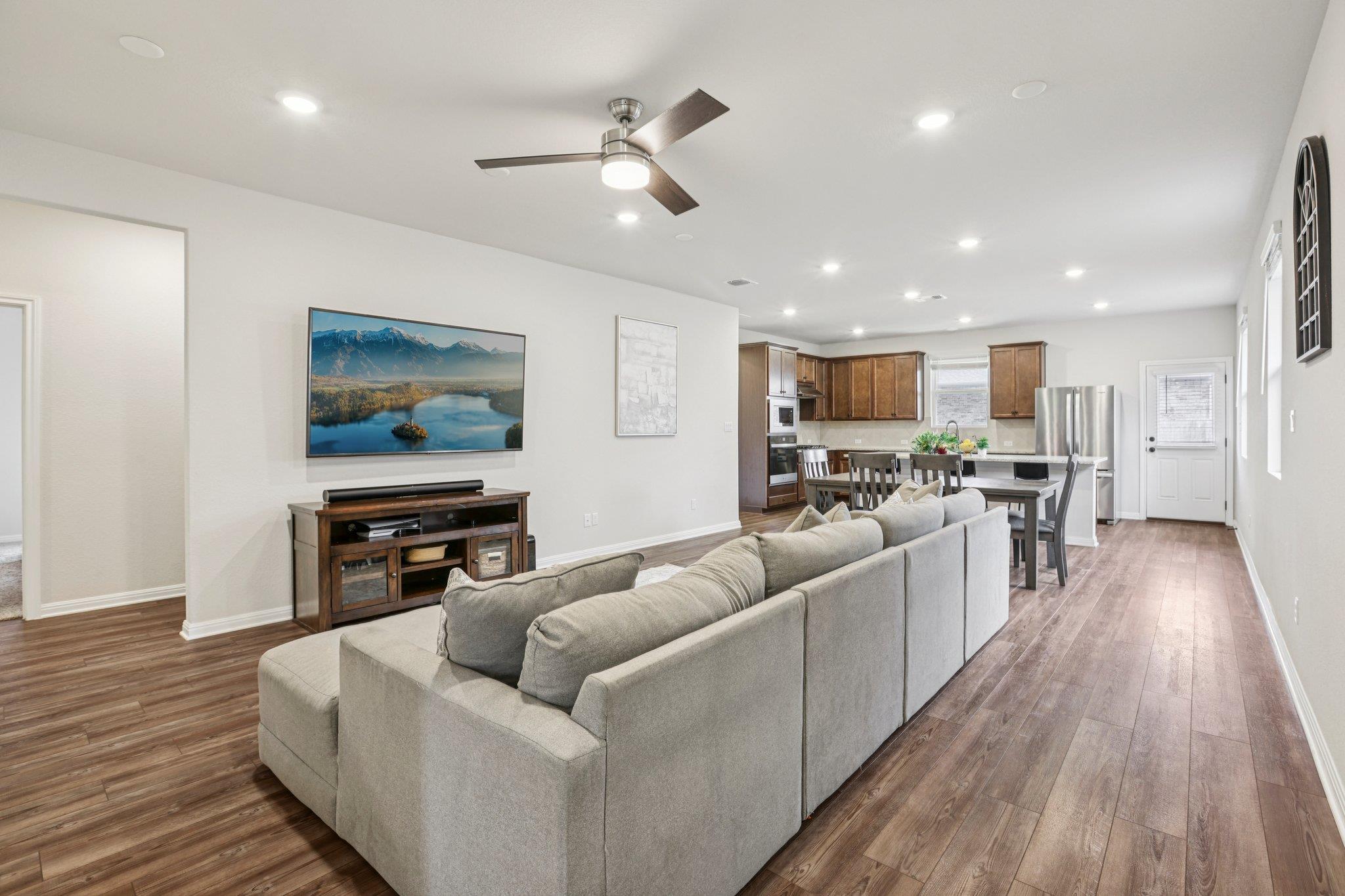 204 Swinging H Lane Georgetown TX 78633