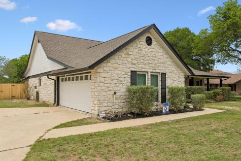 114 Cedar Drive Mountain City TX 78610