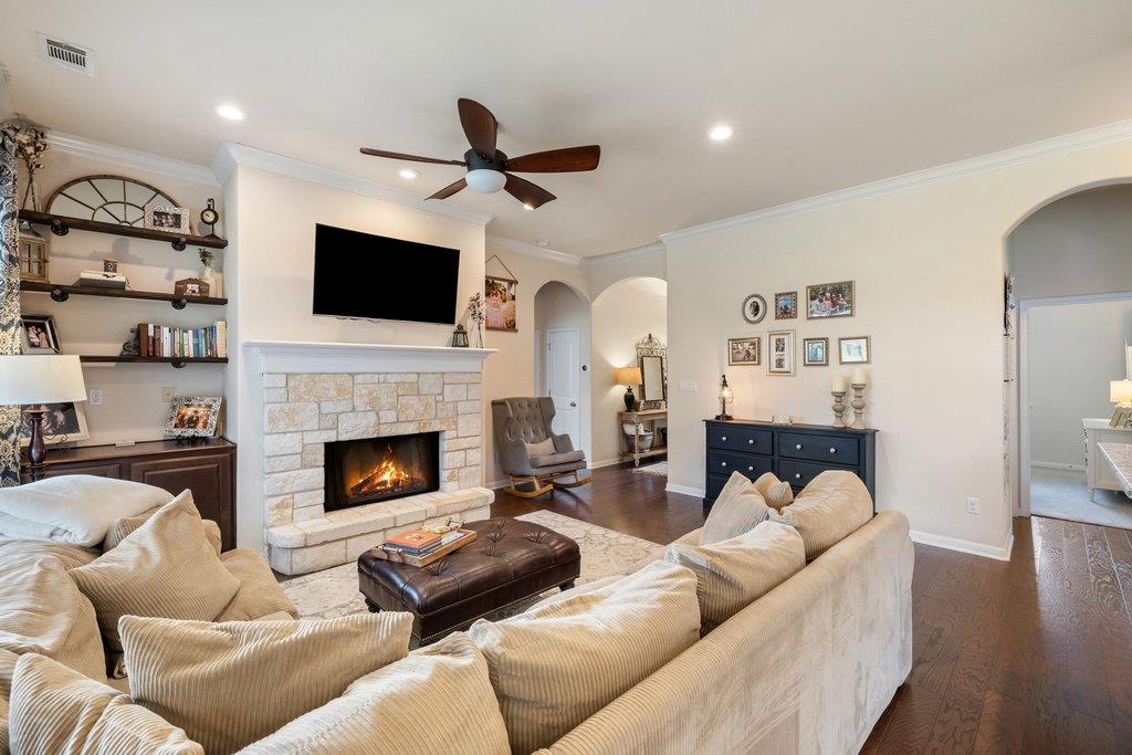 406 Strichen Drive Spicewood TX 78669