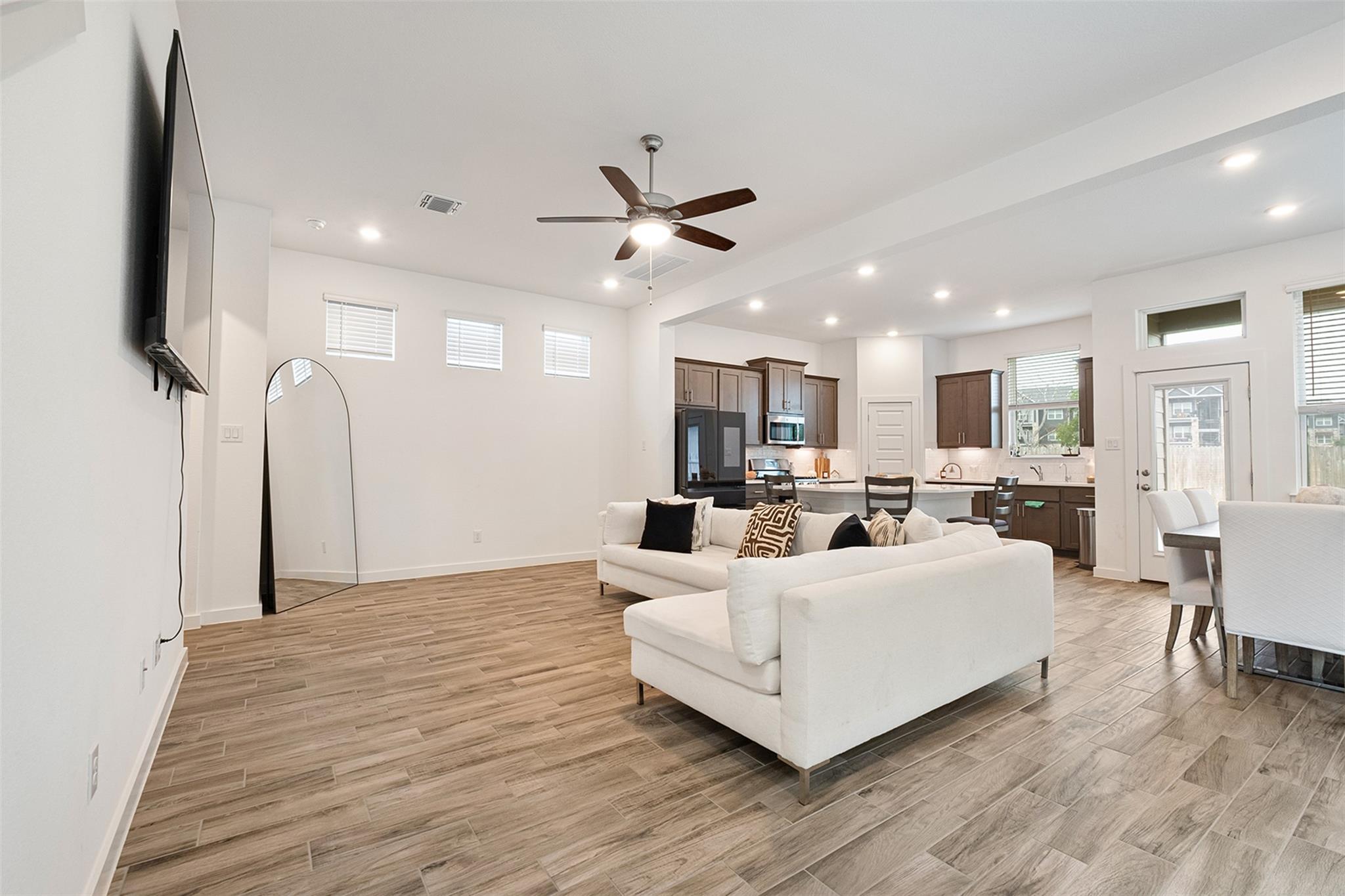 12612 Penguin Path Manor TX 78653