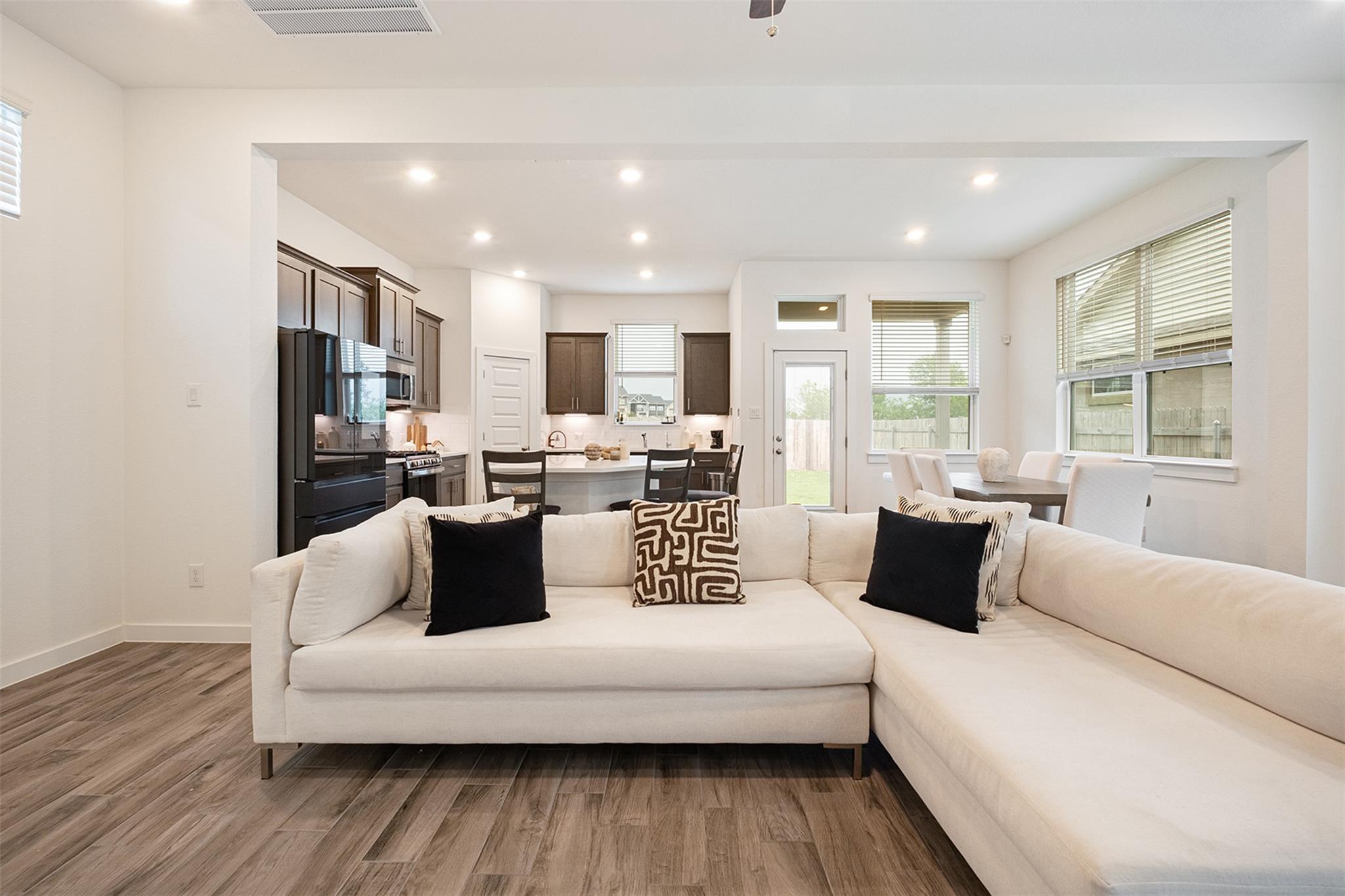 12612 Penguin Path Manor TX 78653