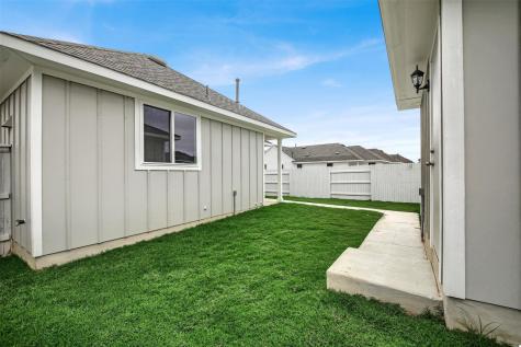 126 Huckleberry Lane Elgin TX 78621